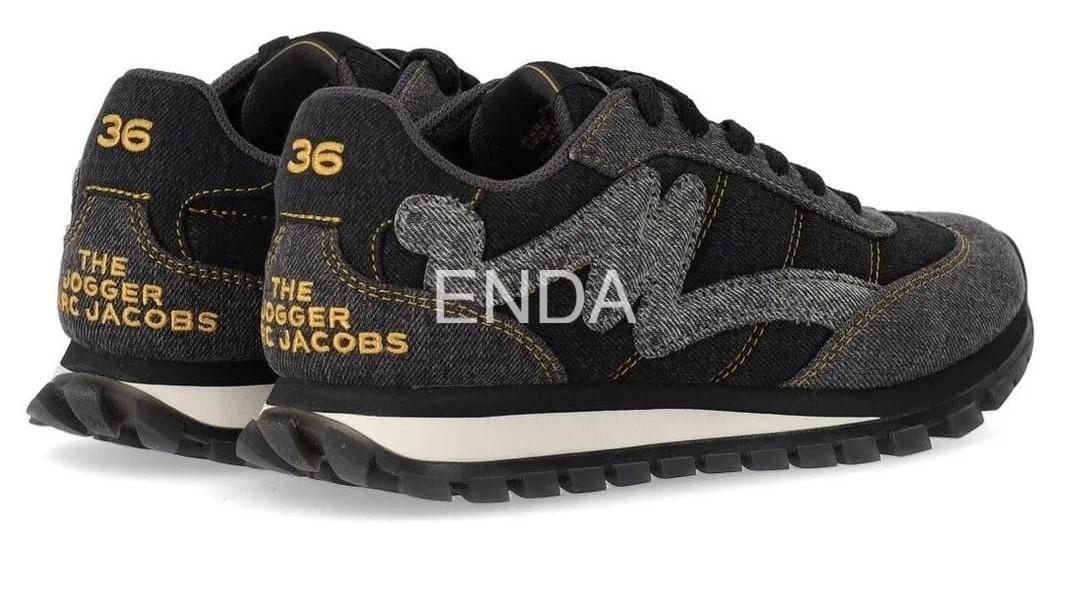 ZAPATILLA NEGRA - MARC JACOBS (MJ)