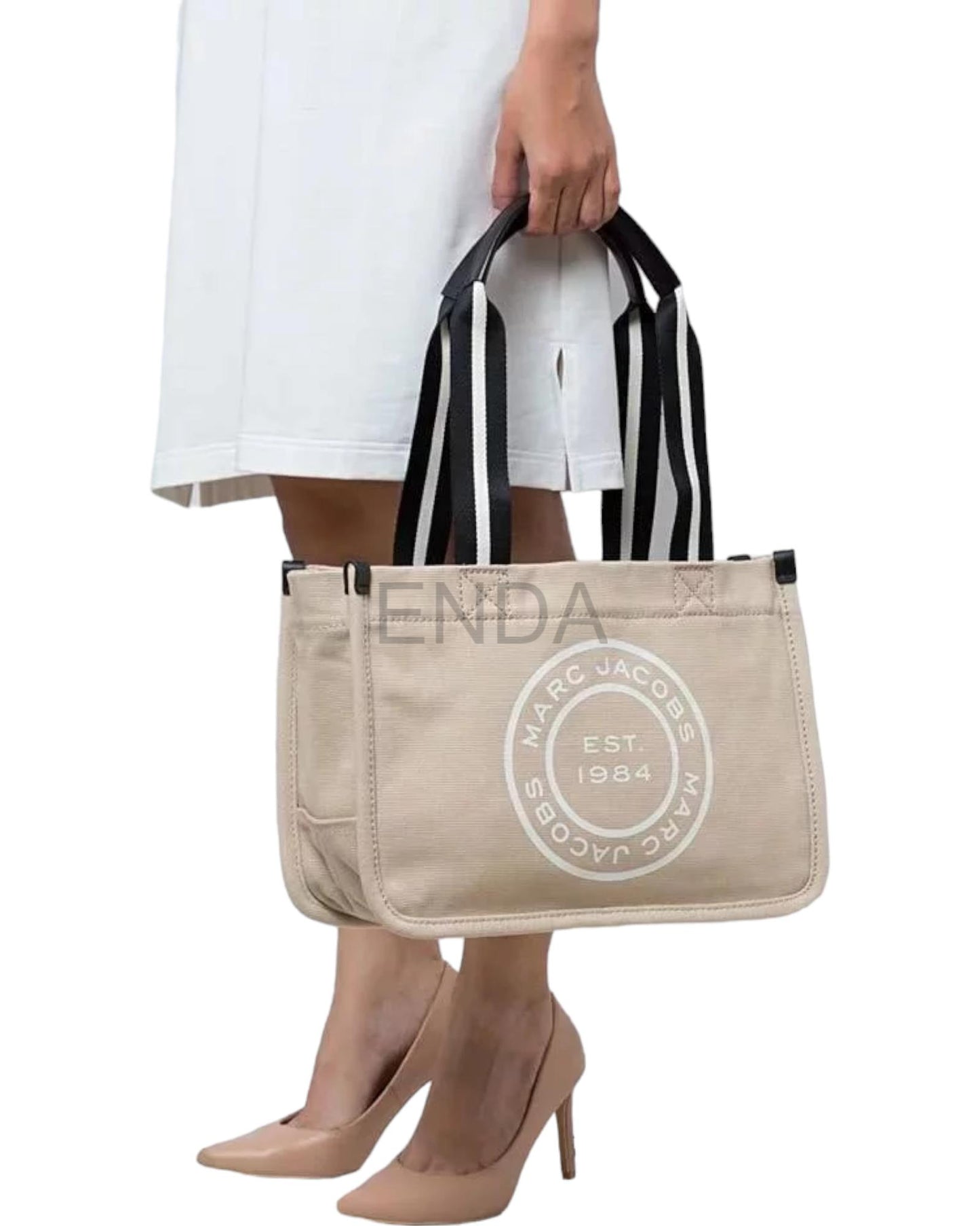 CARTERA TOTE CREMA CON ASAS LINEALES - MARC JACOBS (MJ)