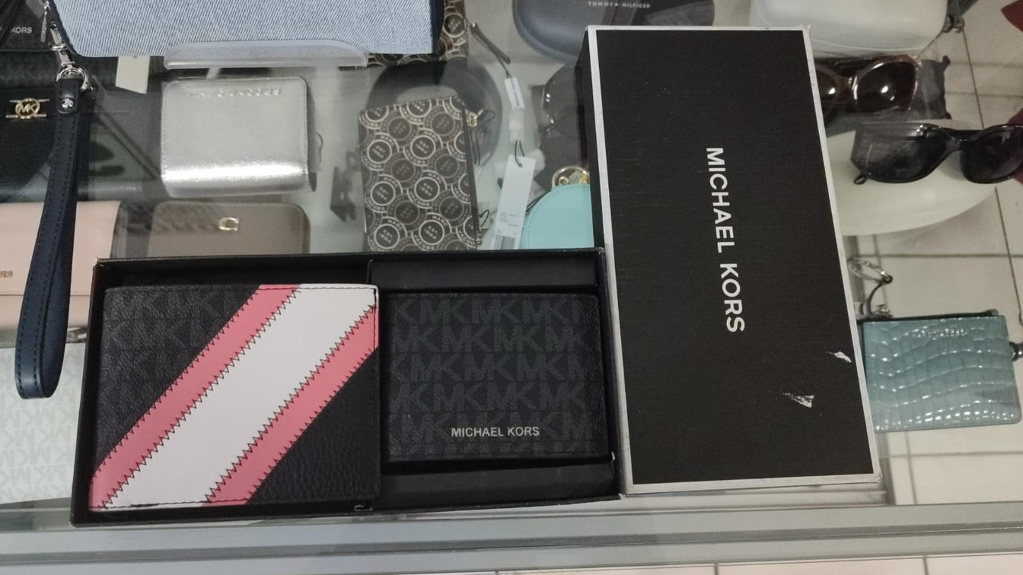 Wallet box set monograma negro  con rosado MK